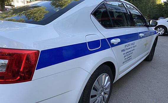 Двух курян сбил 15-летний подросток на питбайке