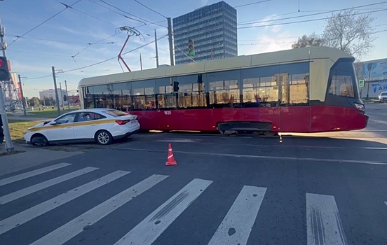 Водитель пострадал в ДТП с трамваем в Нижнем Новгороде