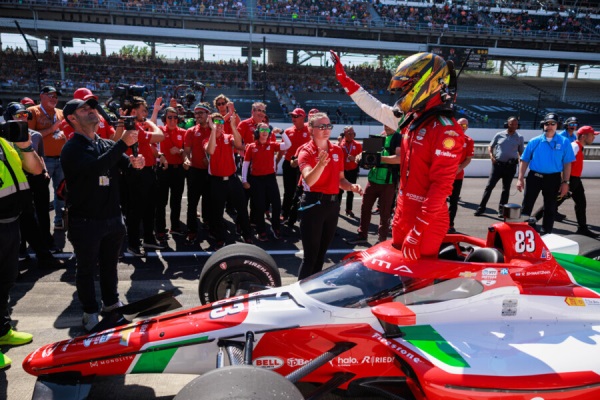 Русский гонщик установил историческое достижение в США. Аплодировали даже соперники2