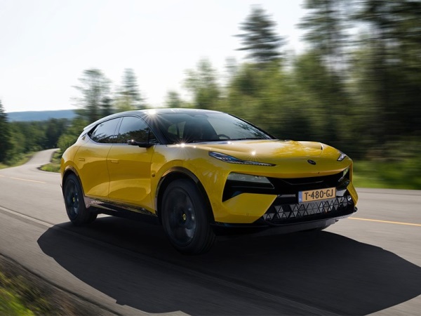 В Китае замечен гибридный Lotus Eletre