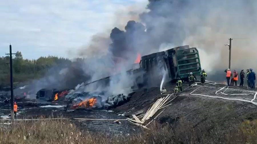 Дело возбуждено после столкновения фуры с грузовым поездом в Смоленской области