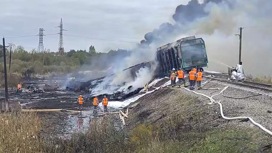 Возгорание после ДТП с грузовым поездом в Смоленской области ликвидировано