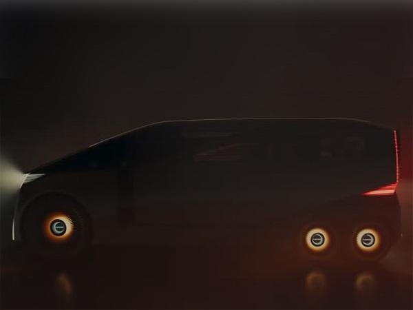 Lexus превратил LS в шестиколесный минивэн