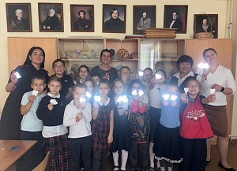 Сотрудники Госавтоинспекции Самарской области рассказали юным пешеходам о пользе применения световозвращающих элементов