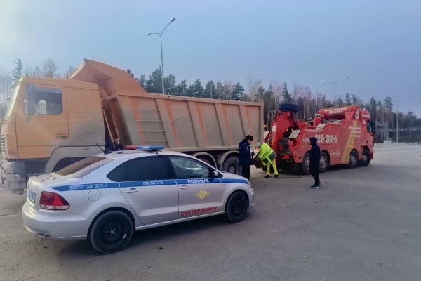 Госавтоинспекция задержала опасные грузовики на Урале
