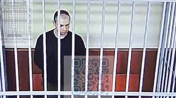 Суд арестовал мужчину, который сбил пешехода в Москве и сжег свой автомобиль