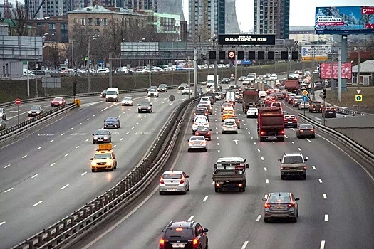 Как вежливо попросить уступить дорогу на трассе