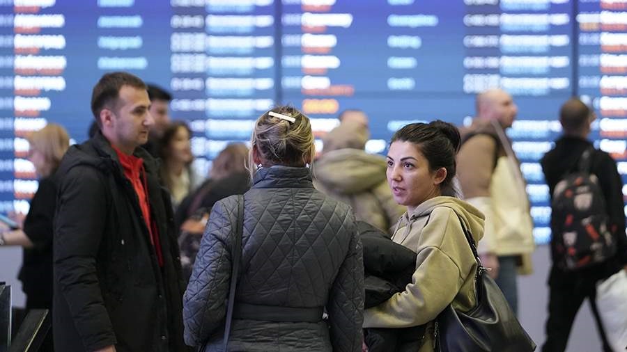 Аэропорт Пулково возобновил прием и отправку рейсов