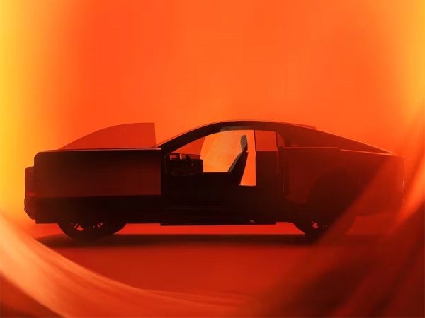 Toyota готовит роскошное купе Century с водительским креслом по центру