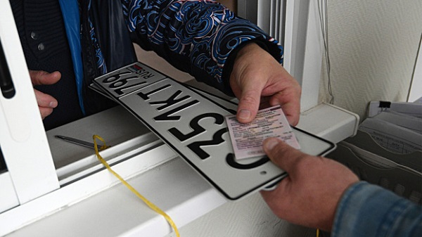 В ГАИ прокомментировали массовые проблемы с постановкой автомобилей на учёт