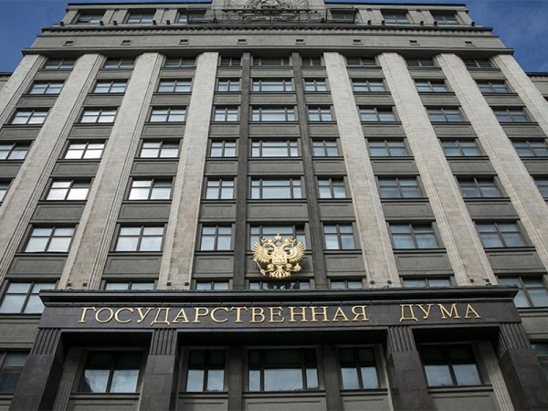 В Госдуме предложили освободить застрявшие на границе автомобили от повышенного утильсбора