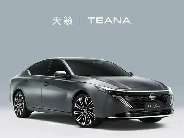 Новая Nissan Teana станет первым бензиновым автомобилем с цифровым кокпитом от Huawei