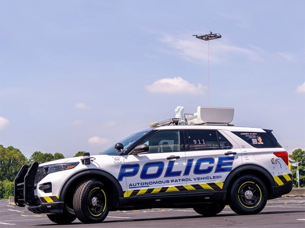 В США появился первый автономный полицейский патрульный автомобиль