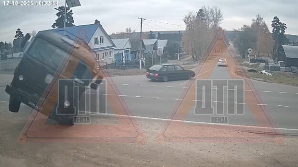 Появилось видео момента ДТП с грузовиком в Чаадаевке