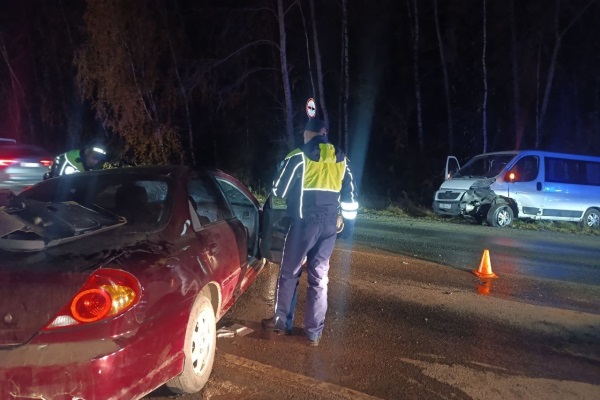 Водитель Kia погиб в столкновении на Сибирском тракте в Екатеринбурге