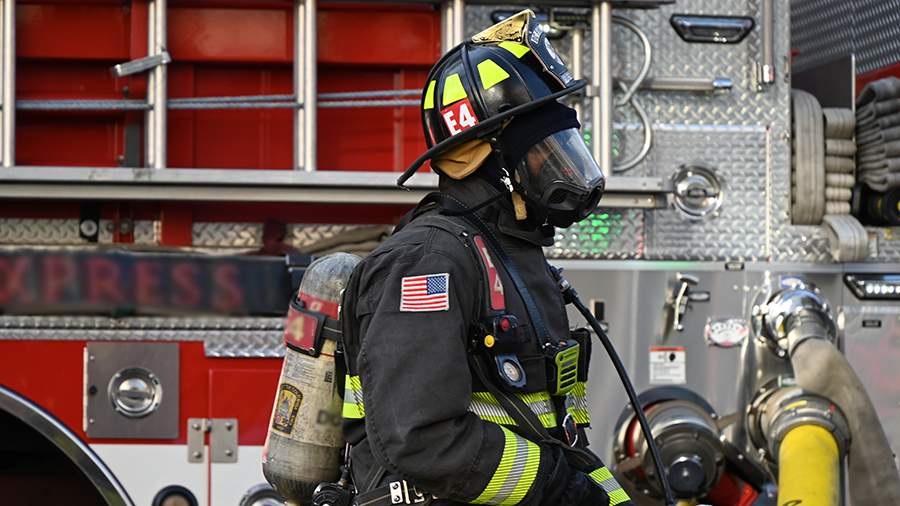 На нефтеперерабатывающем заводе в Южной Калифорнии произошел пожар