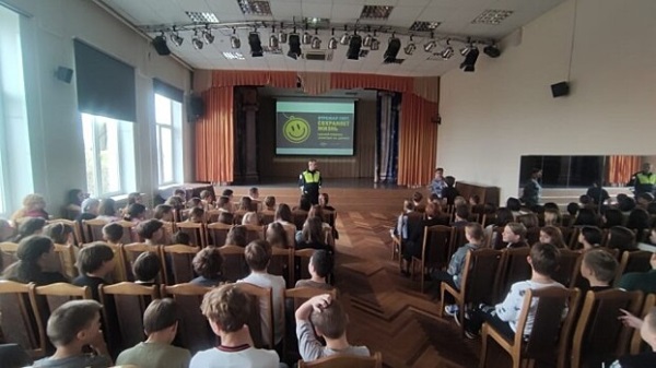 На юго-западе столицы автоинспекторы провели мероприятие «Засветись»