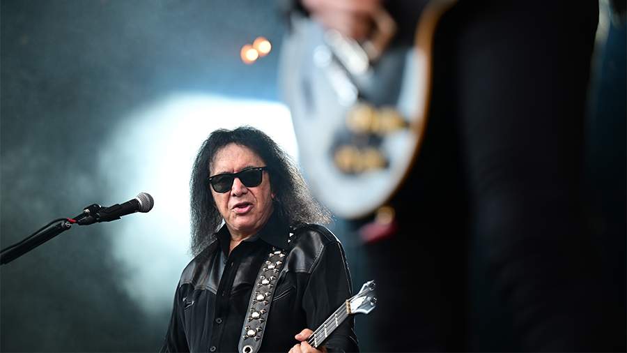 Бас-гитарист рок-группы Kiss Джин Симмонс попал в ДТП в Калифорнии